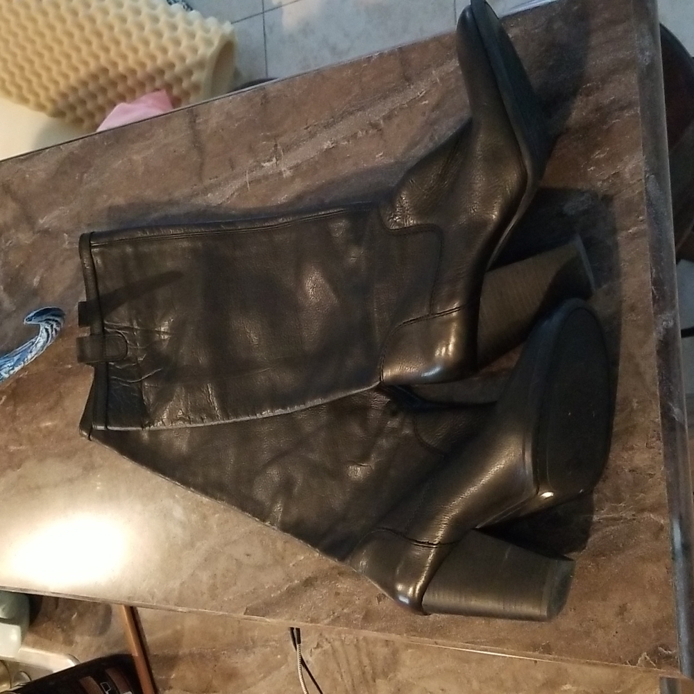 Vince Camuto Blk Leather Boots sz 9